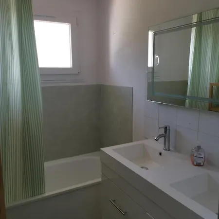 Holiday home Maison Familiale Proche Ocean *
